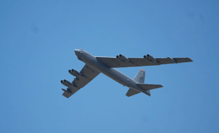 B-52-BOMBERS