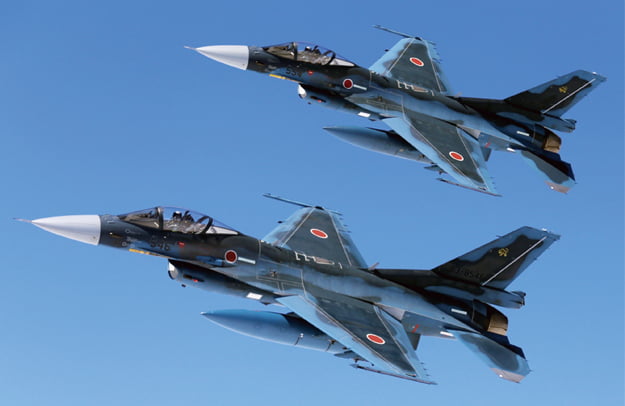 F-2 Fighter Jet: Meet “Viper Zero,” the Aircraft Japan is Deploying to India for Veer Guardian 2026 Exercise Mitsubishi_F-2_fighter_02