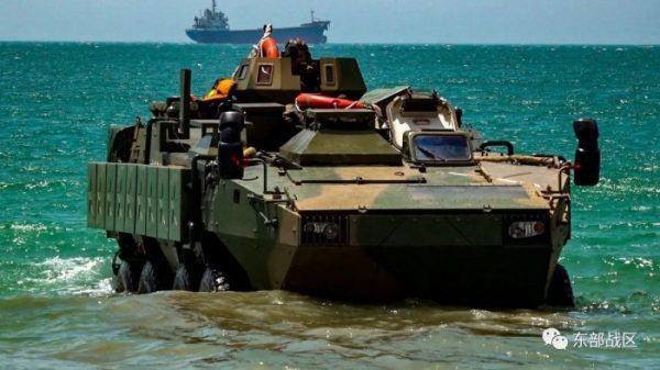 China-amphibious-landing