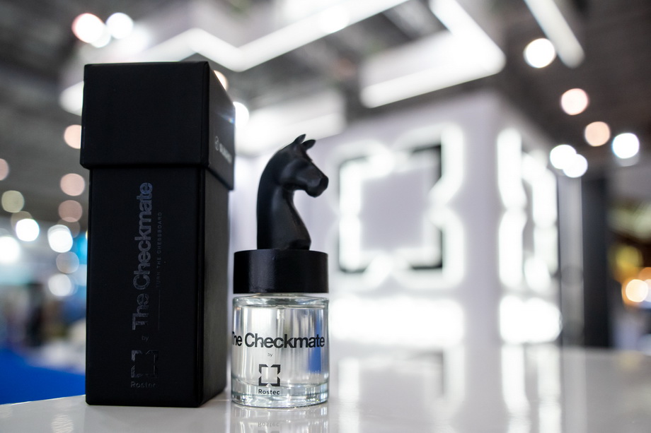 Russia’s New Fighter Jet Perfume Combines Scents Of Glass, Leather, Metals Used In Checkmate’s Fuselage — Watch perfume-Checkmate