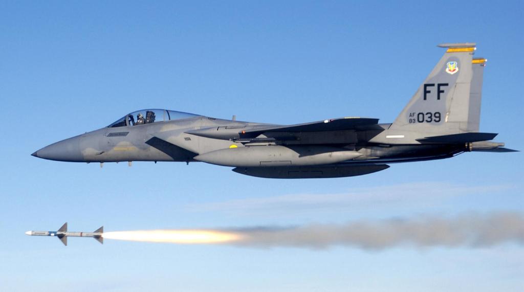 F-15C_fires_AIM-7_Sparrow_2