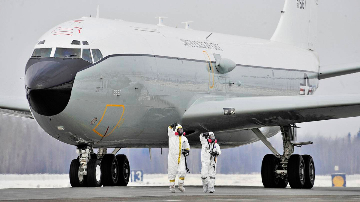 WC-135w