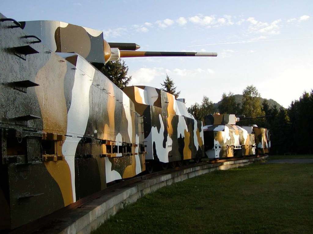 Russia armored train