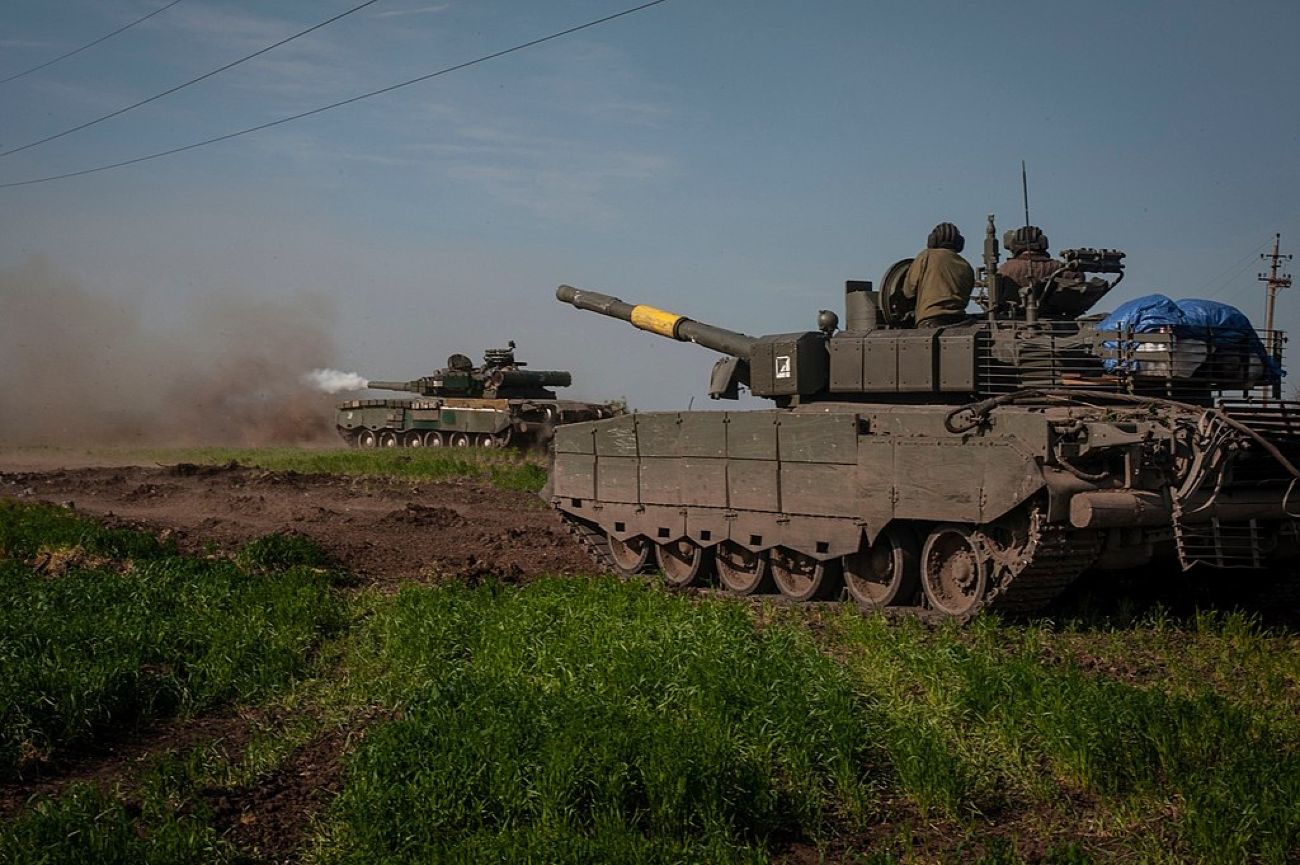 Captured Russian T-80s used by Ukraine
