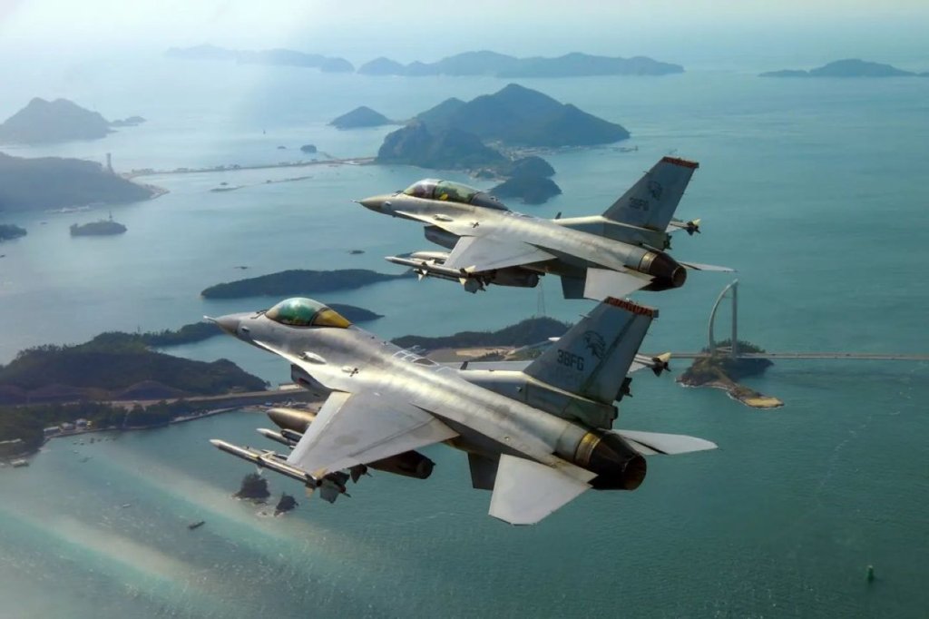 KF-16 fighter jets