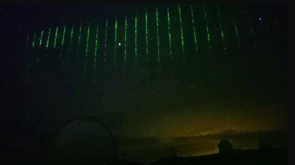 green laser lights spotted over Hawaii