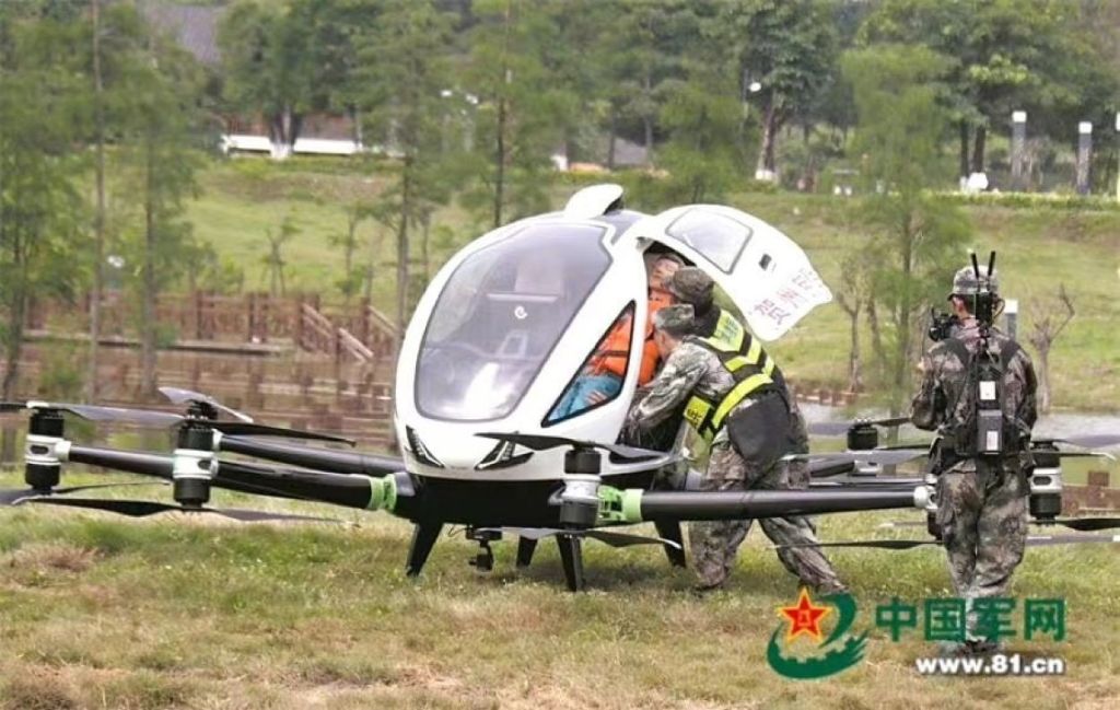 Chinese quadcopter flood rescue