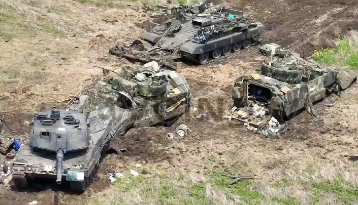 Destroyed leopard tanks