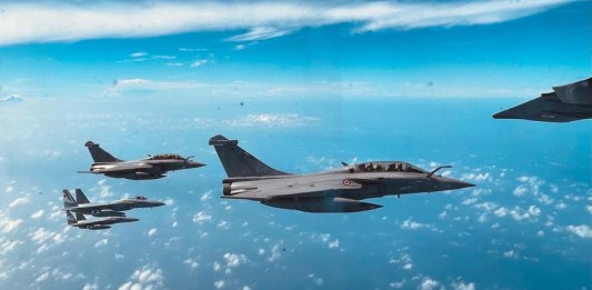 Japanese F-15s with French Rafale fighter jets