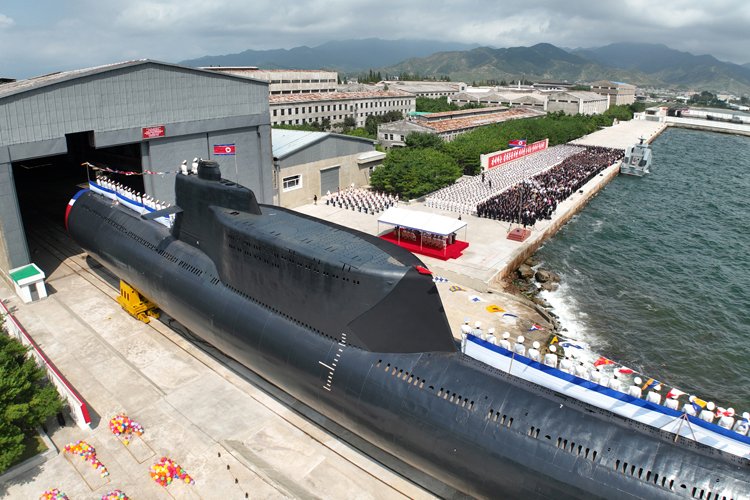 north-korea-submarine