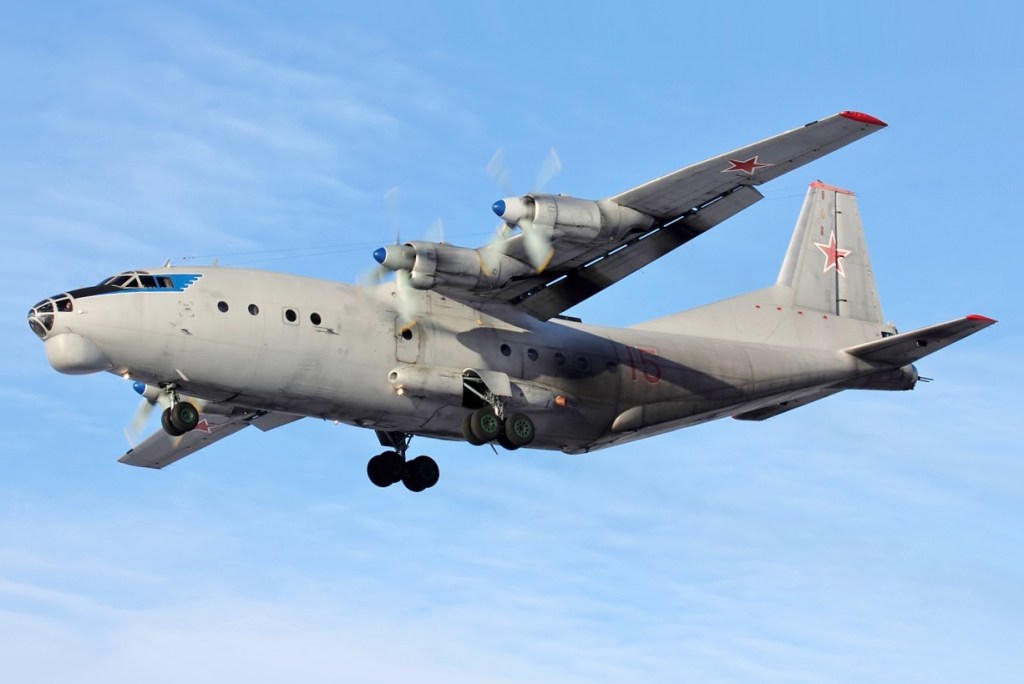 Antonov_An-12BK,_Russia_-_Air_Force_AN1879625