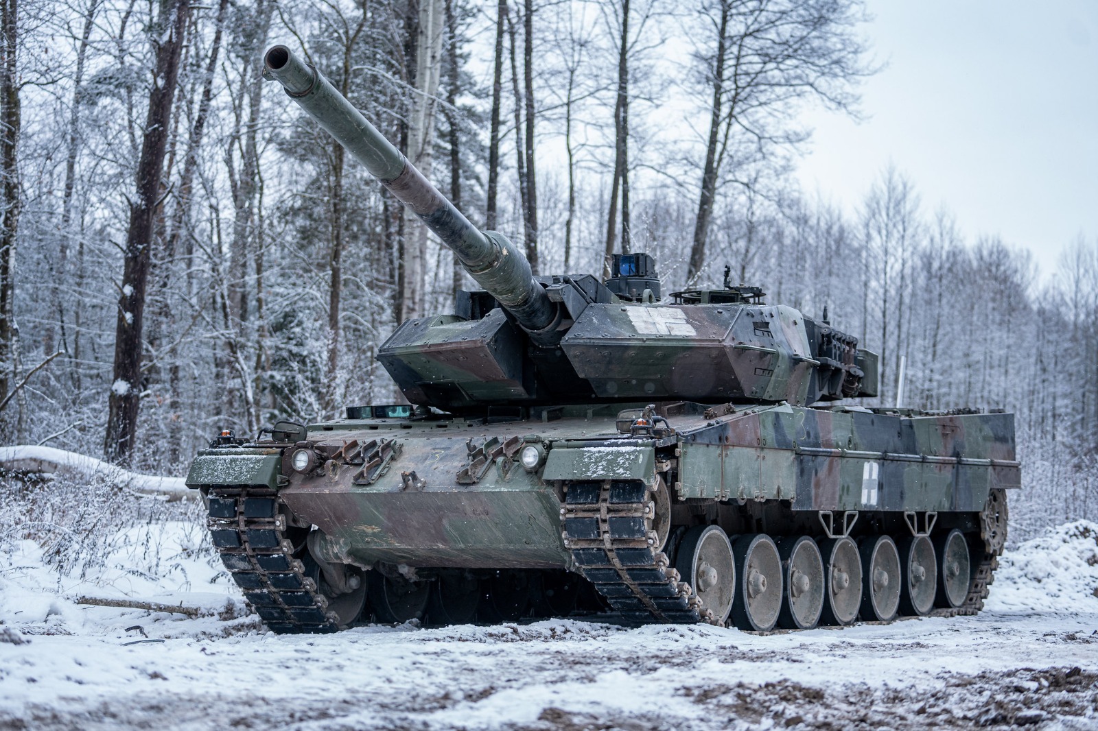 El primer lote de tanques Leopard 2 dañados por Rusia y reparados por Lituania, listos para regresar al frente en Ucrania