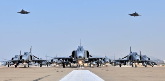 F-4 PHANTOM