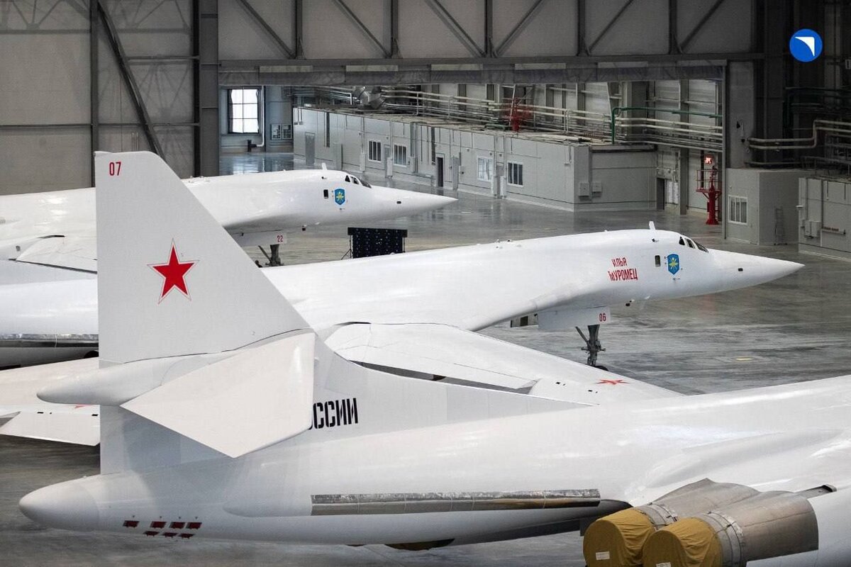 Tu 160 Inlet Russia To Acquire 7 New Tu-160M Bombers By 2027; Modernizes Three ...