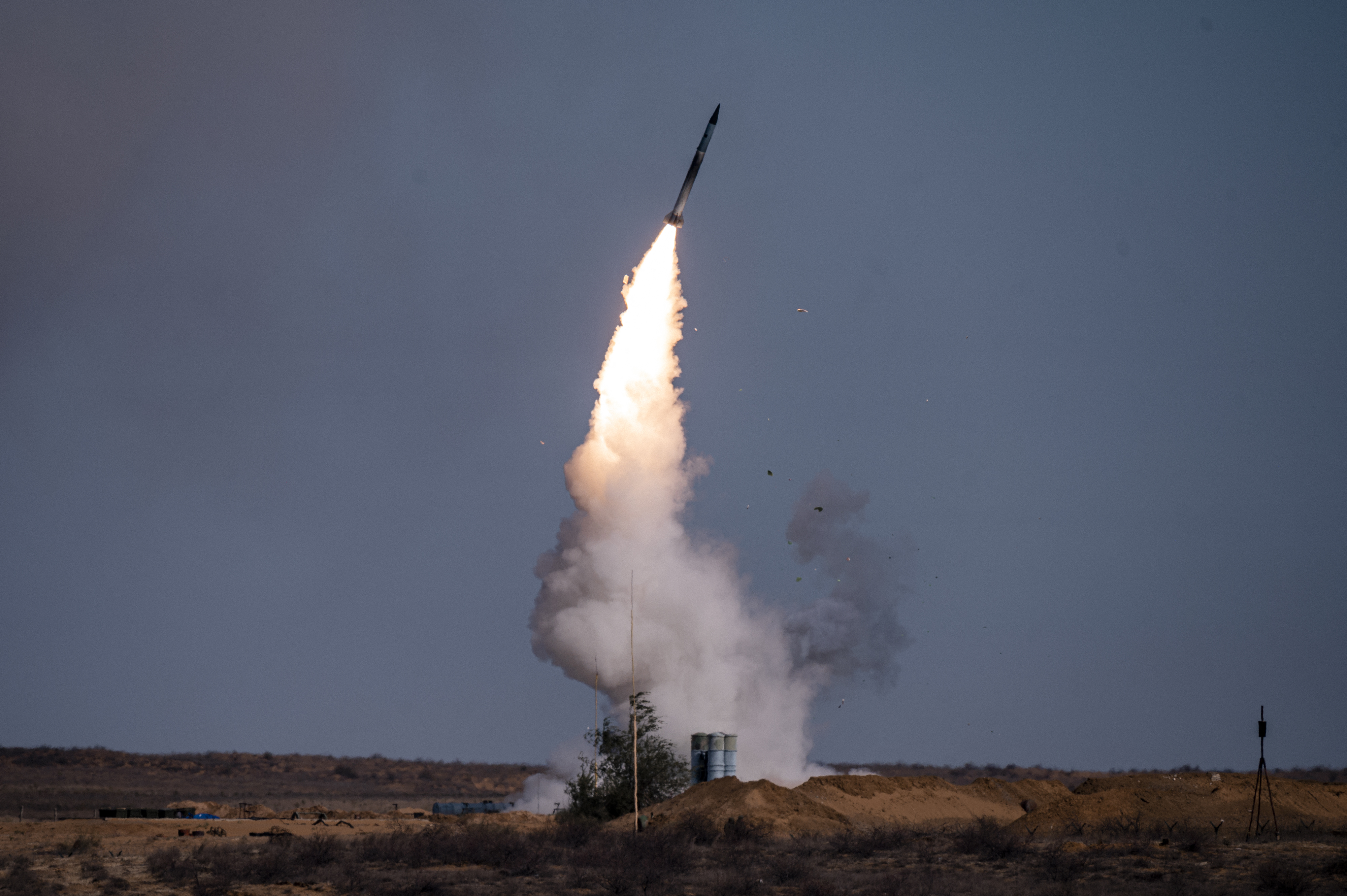 S-400’s “Dark Turn”: Ex-IAF Vice Chief Explains Why Russia Is Firing Air-Defense Missiles at Ukraine