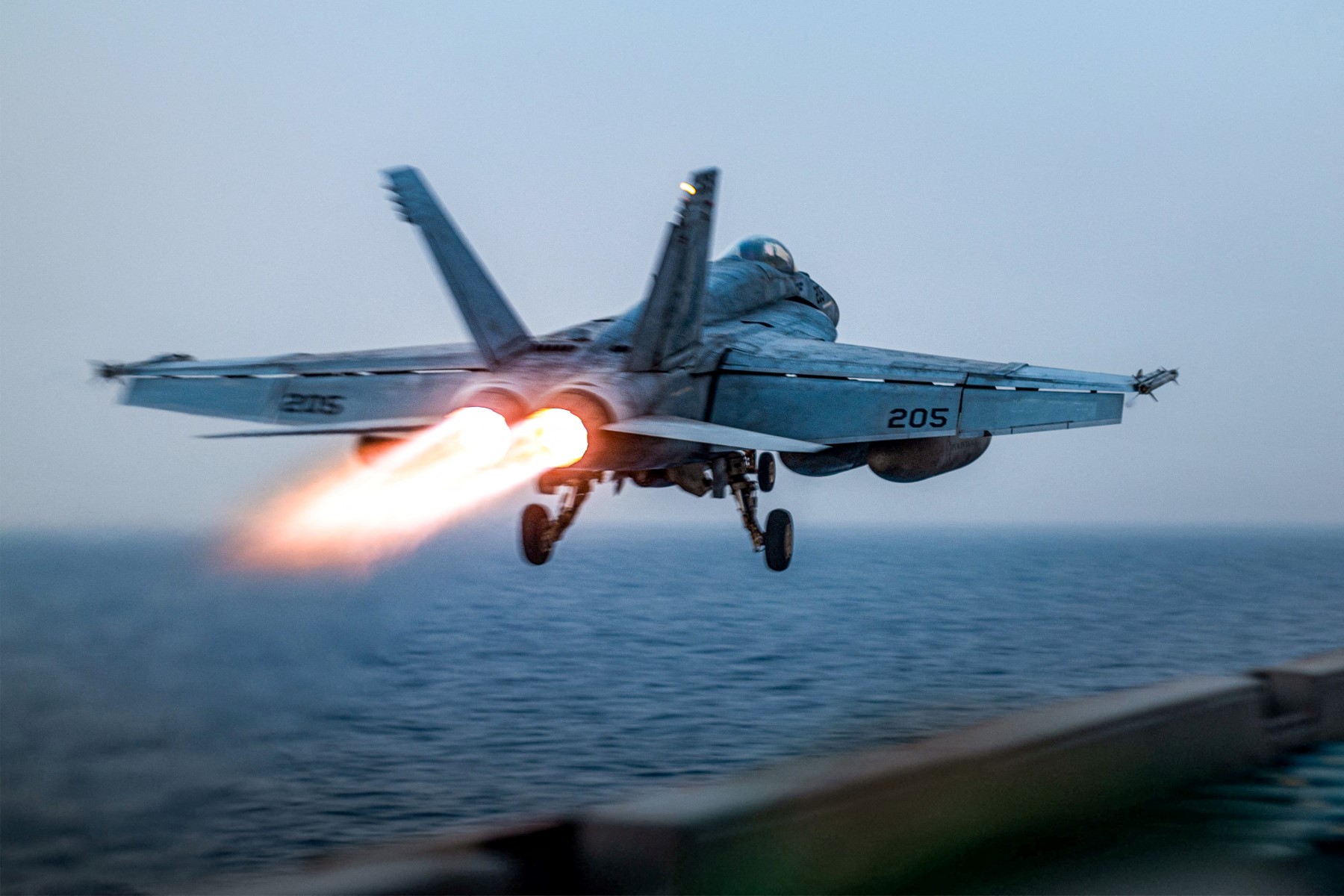 Why Trump is Dumping Advanced EMALS for 1950s Steam Catapults on Future U.S. Aircraft Carriers?