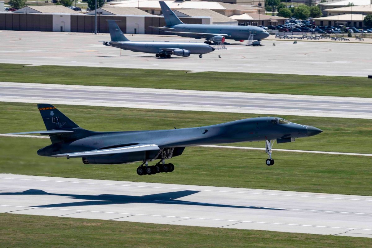 U.S. B-1B Bomber Gets “Backbone” Surgery: Digital Twin Magic Speeds Up Lancer Repair
