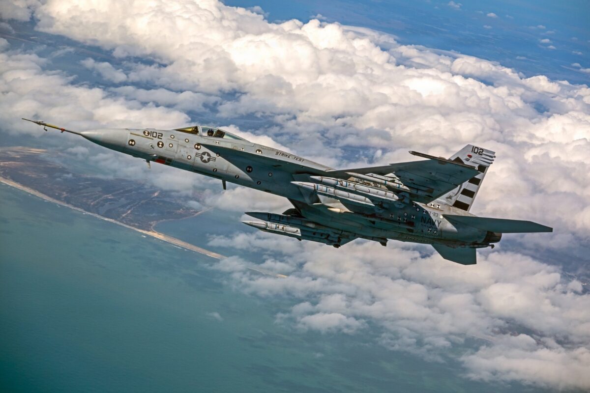 U.S. Navy Reveals AIM-424 “Malice”: The Compact Air-to-Air Missile That Outranges Everything in Its Arsenal